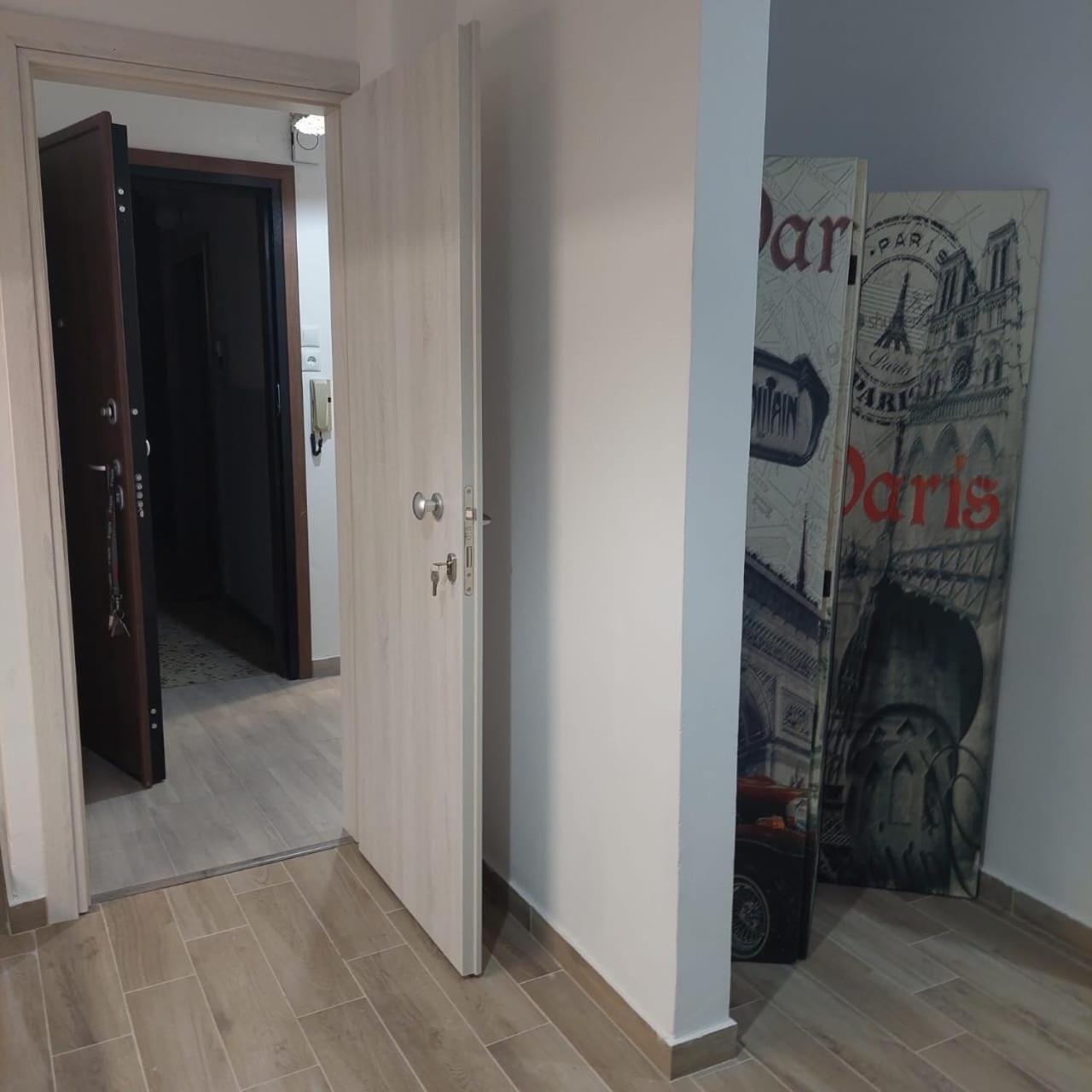Small Studio Center 2 Tesalonika Bagian luar foto