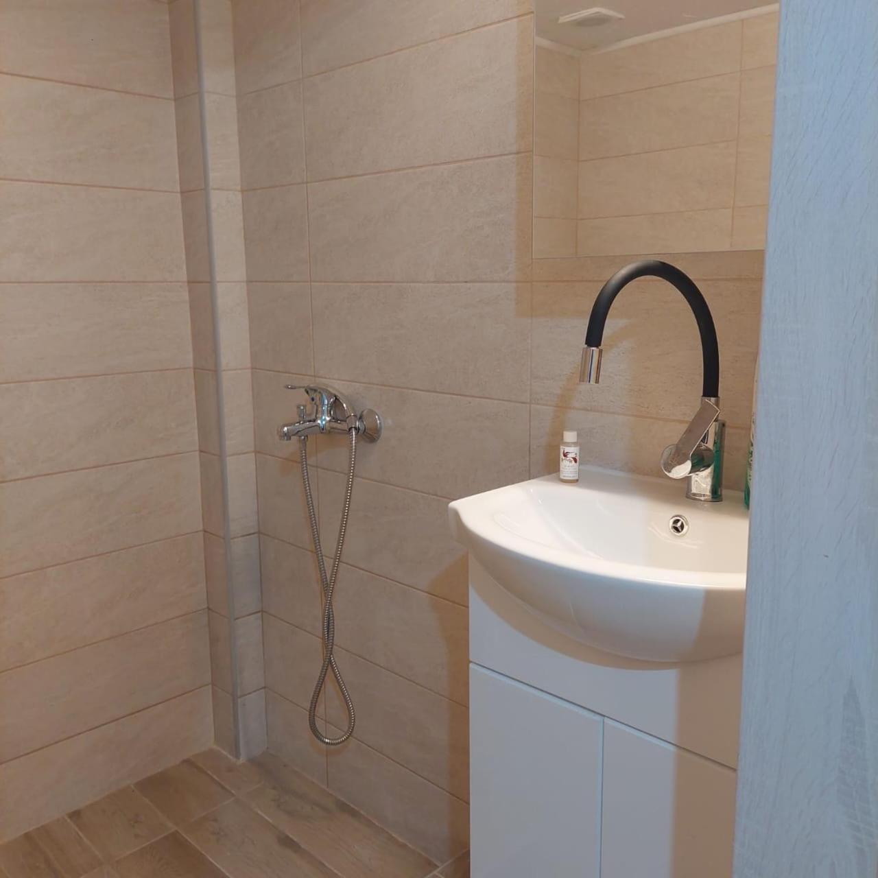 Small Studio Center 2 Tesalonika Bagian luar foto