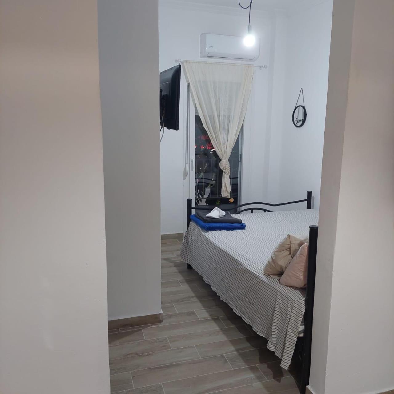 Small Studio Center 2 Tesalonika Bagian luar foto