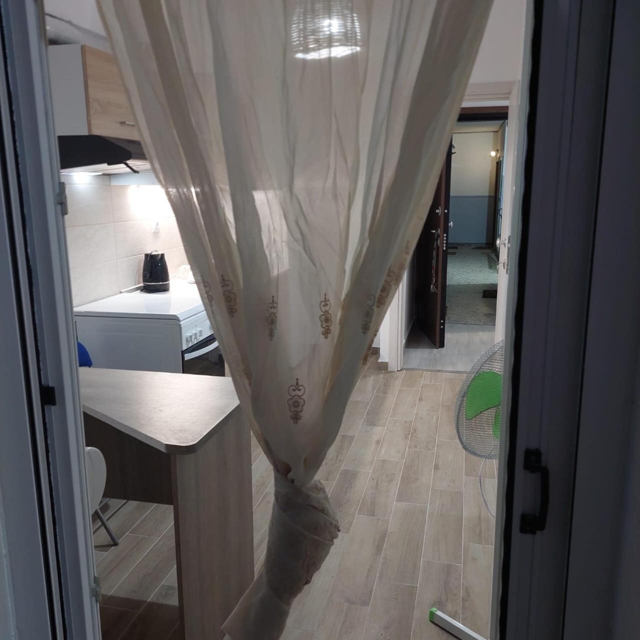 Small Studio Center 2 Tesalonika Bagian luar foto