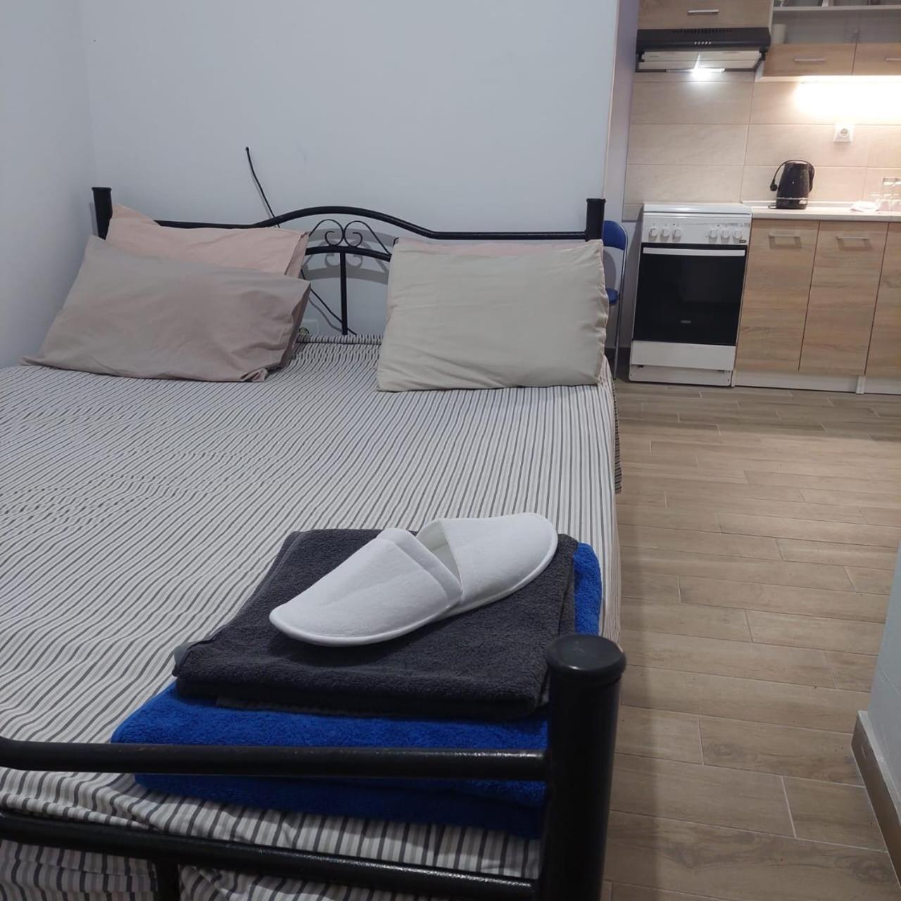 Small Studio Center 2 Tesalonika Bagian luar foto