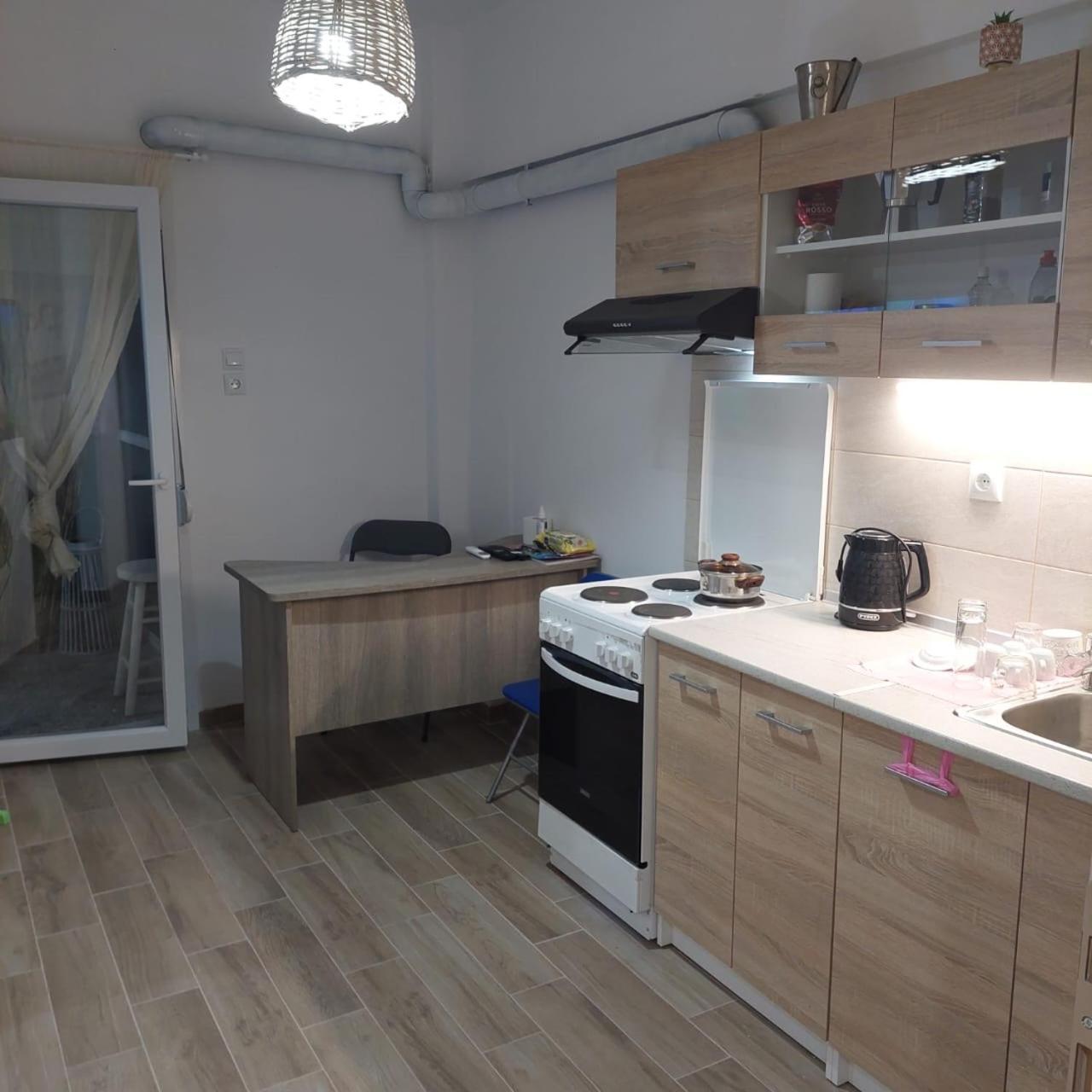 Small Studio Center 2 Tesalonika Bagian luar foto